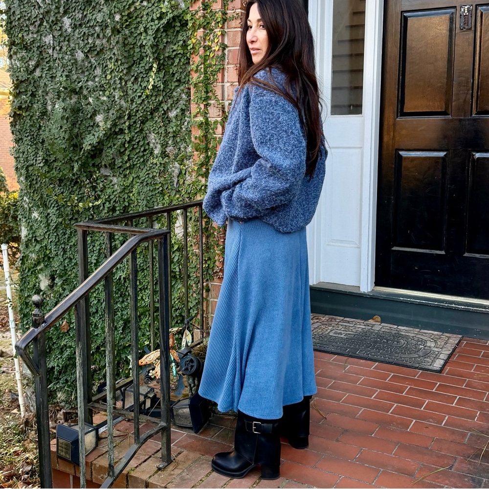 MADE IN ITALY Blue Pleated Women's Skirt - Picture 5 of 5